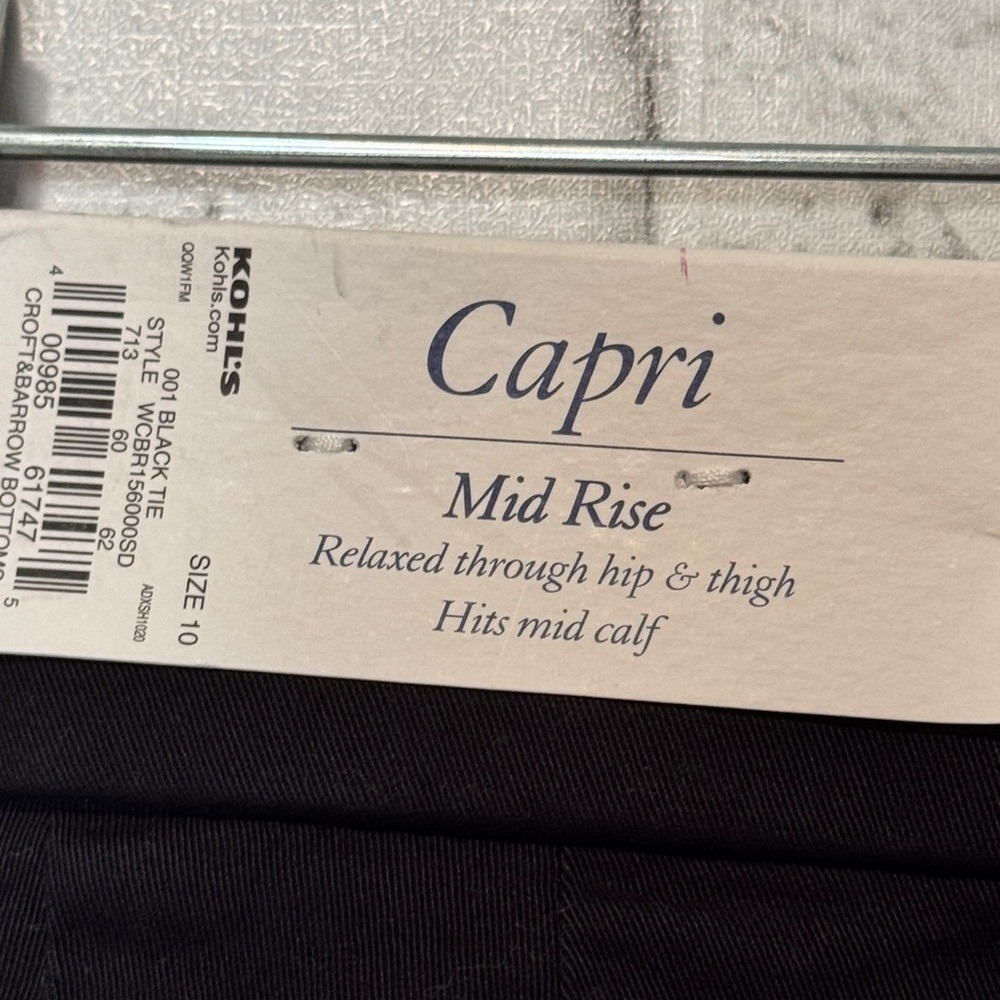 Croft & Barrow Womens Black Capri Pants Mid Rise Secretly Slimming Size 10 NEW - Picture 3 of 8